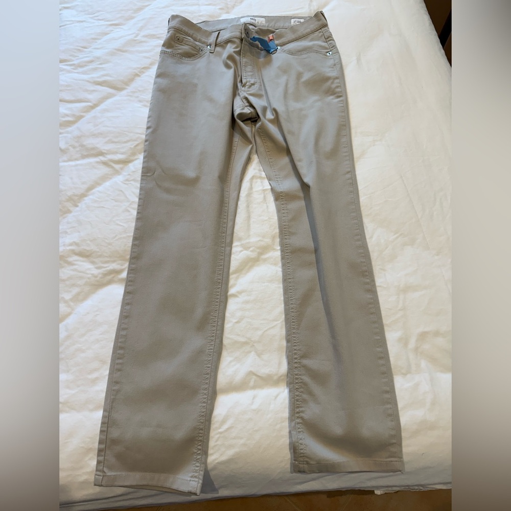 Men's Straight-Leg Jeans in Light Khaki - Classic Casual